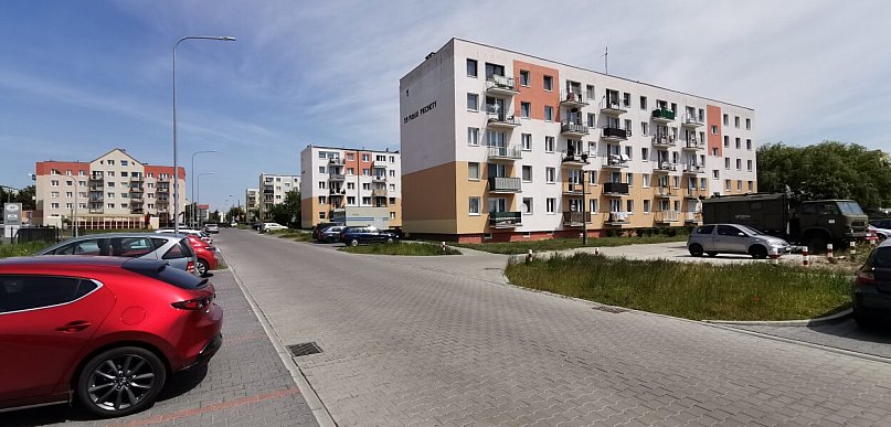 Strefa zamieszkania zamiast „zebry” na Rąbinie przy przychodni? To możliwe!