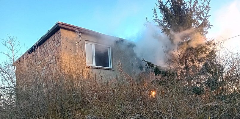 W Wigilię strażacy mieli co robić. Pożar domu niedaleko Inowrocławia - 55402