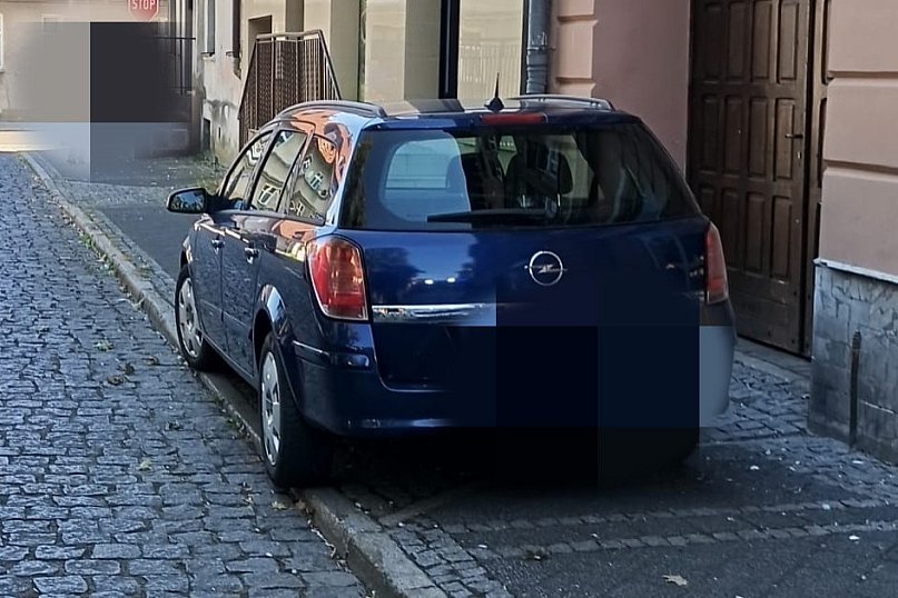 Strażnicy sypnęli mandatami za złe parkowanie