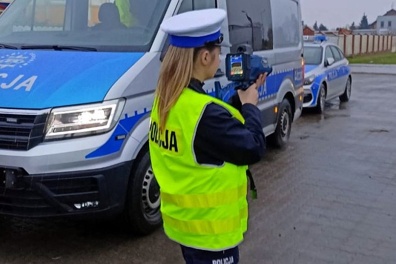 Policja: Ostrożność na drogach ratuje życie