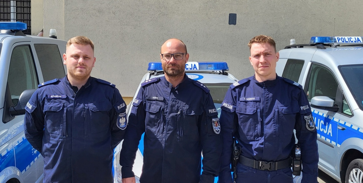 Policjanci uratowali 10-latka ze stawu