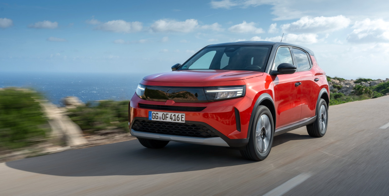 Opel Frontera: wszechstronny SUV dla rodziny, oferujący dużą przestrzeń i komfort