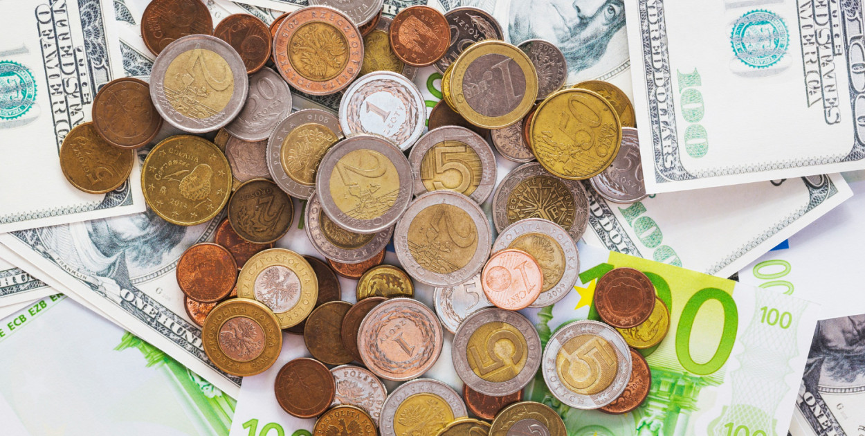 Koniec znanego kantoru internetowego. Sąd ogłosił upadłość, klienci walczą o pieniądze