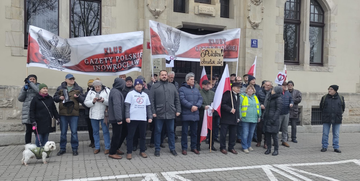 Pikieta w rocznicę 13 grudnia. Padły ostrzeżenia o państwie prawa
