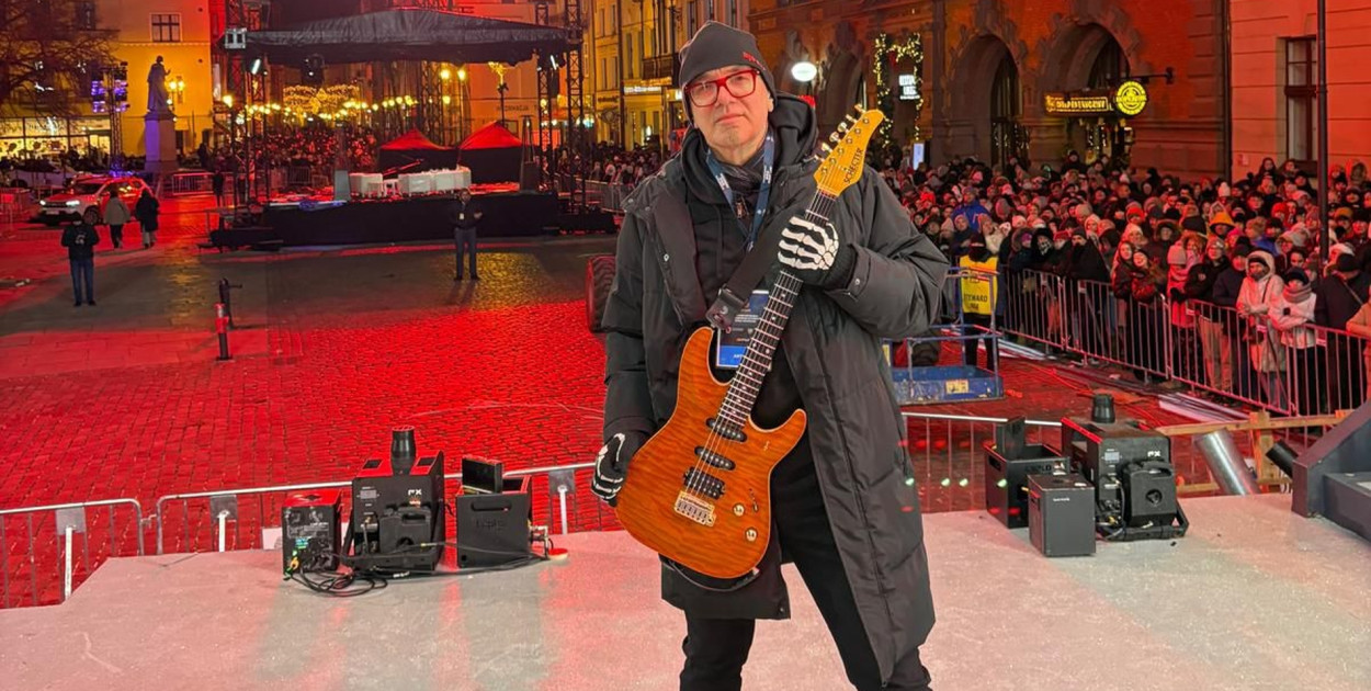 Toruń/ Wiatr i mróz największym utrudnieniem Sylwestra z Polsatem; Starówka posypywana piaskiem