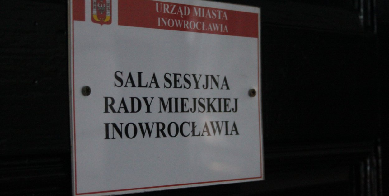 Spór o głos rodziców na sesji. Po obradach ruszyła seria oświadczeń