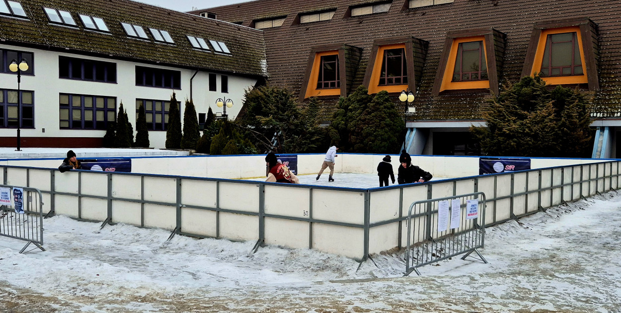 rolKI24.INFO | Lód gotowy, łyżwy w ruch! ⛸️❄️