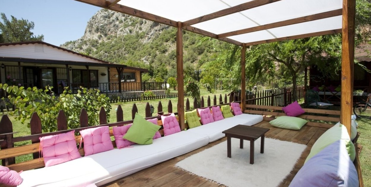 Ogród pod dachem. Jak stworzyć strefę relaksu na cały rok?