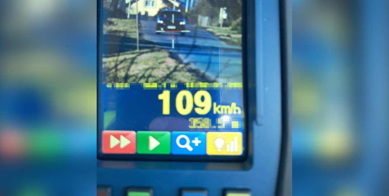 109 km/h w terenie zabudowanym. Kierowca stracił prawo jazdy