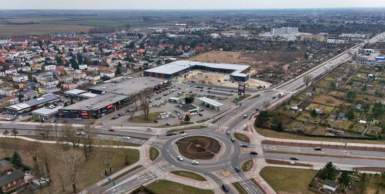 S1 Center rośnie w oczach. Nowe sklepy i setki miejsc parkingowych