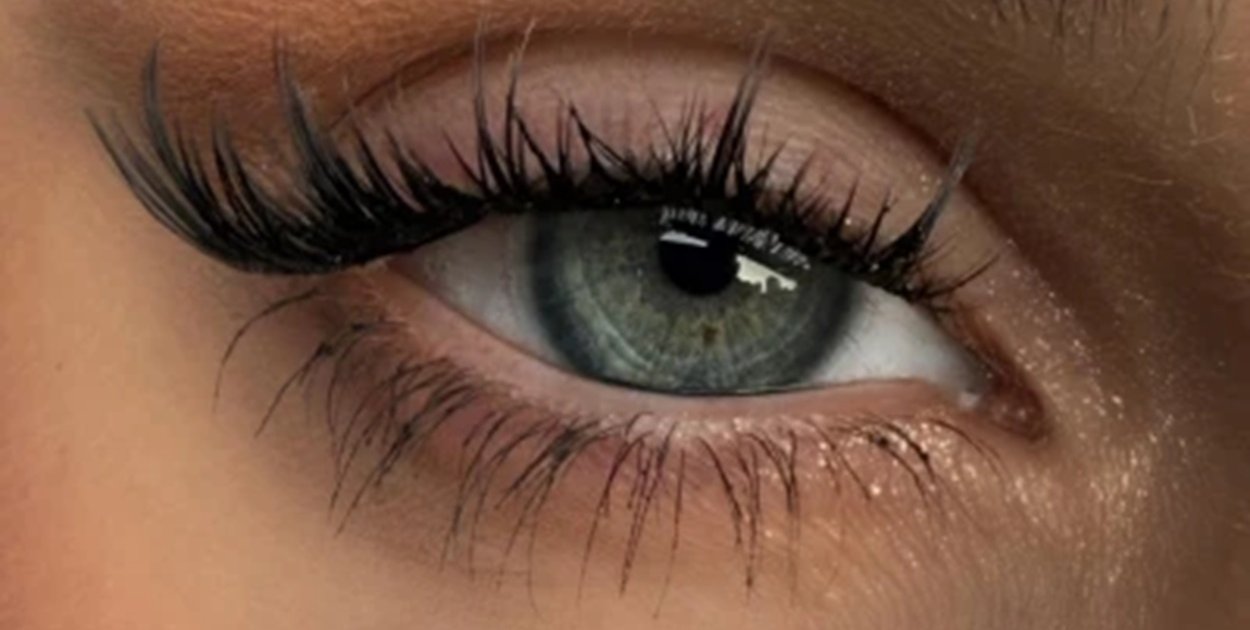 Perfekcyjne rzęsy bez wychodzenia z domu — poznaj metodę Bondlylashes