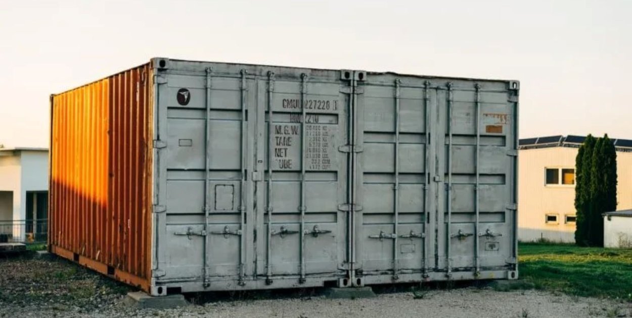 Kontenery morskie na sprzedaż – elastyczne rozwiązania dla firm 20’ i 40’