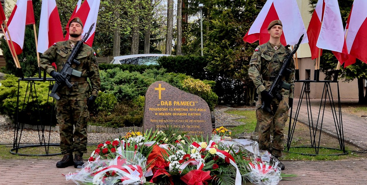 Inowrocław pamięta. Hołd dla ofiar Katynia i katastrofy smoleńskiej