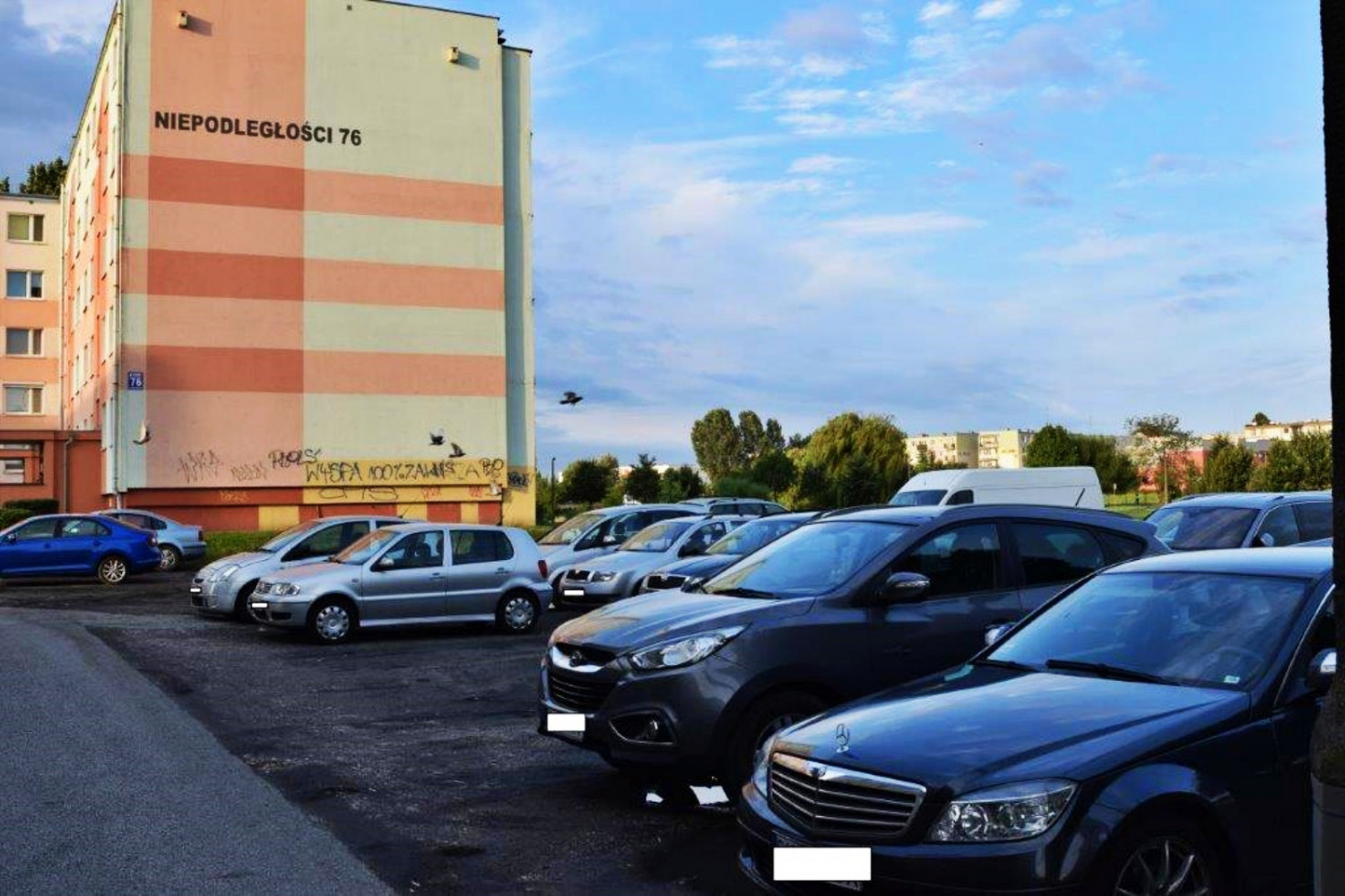 Tak teren wygląda dzisiaj. Wkrótce będzie tu nowy utwardzony parking na 20 miejsc. Fot. UM Inowrocław